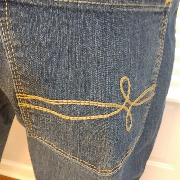 Levi's Denizen Blue Denim Pull On Crop Mid Rise Stretch Shaping Jeans Size 8 - Picture 5 of 7